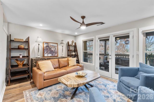 13820 Queens Harbor Road, Charlotte, NC 28278