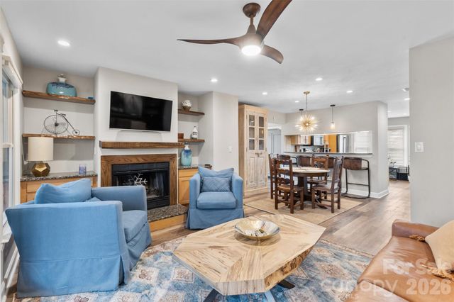 13820 Queens Harbor Road, Charlotte, NC 28278