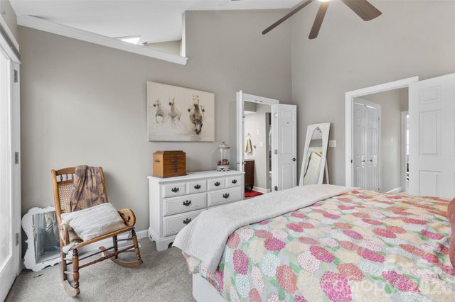 13820 Queens Harbor Road, Charlotte, NC 28278