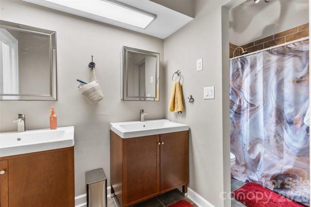 13820 Queens Harbor Road, Charlotte, NC 28278