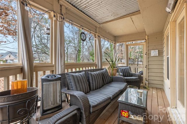 13820 Queens Harbor Road, Charlotte, NC 28278