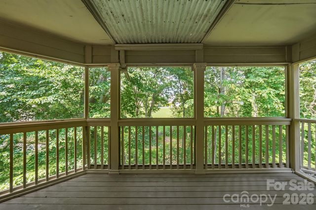 13820 Queens Harbor Road, Charlotte, NC 28278