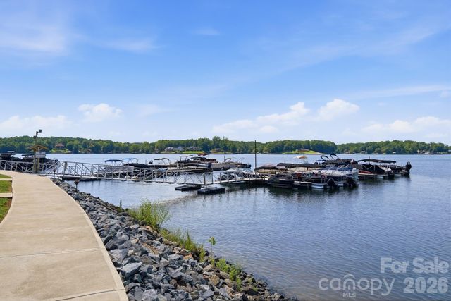 13820 Queens Harbor Road, Charlotte, NC 28278
