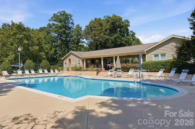 13820 Queens Harbor Road, Charlotte, NC 28278