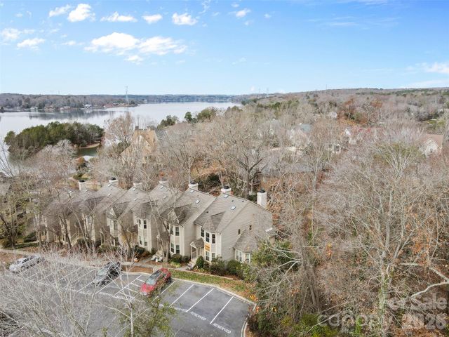 13820 Queens Harbor Road, Charlotte, NC 28278