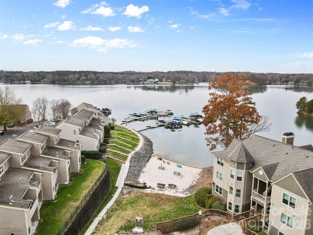 13820 Queens Harbor Road, Charlotte, NC 28278