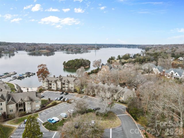 13820 Queens Harbor Road, Charlotte, NC 28278