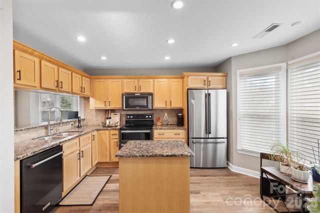 13820 Queens Harbor Road, Charlotte, NC 28278