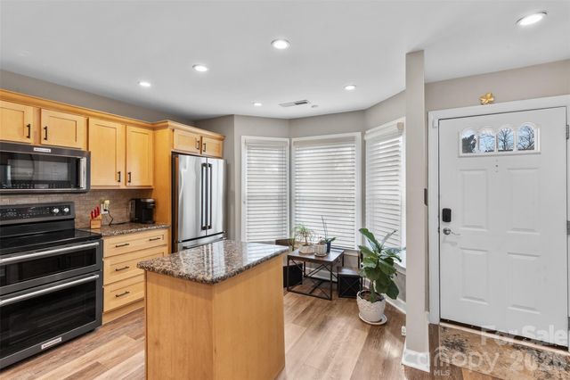 13820 Queens Harbor Road, Charlotte, NC 28278
