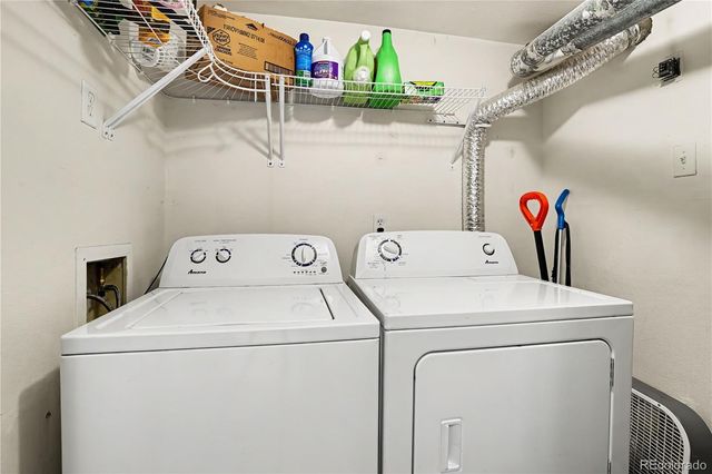 17648 E Loyola Drive B, Aurora, CO 80013