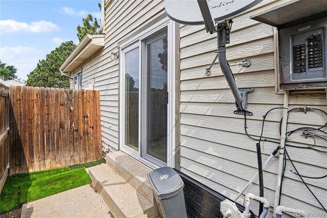 17648 E Loyola Drive B, Aurora, CO 80013