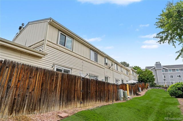 17648 E Loyola Drive B, Aurora, CO 80013