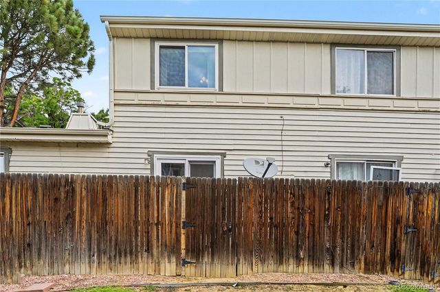 17648 E Loyola Drive B, Aurora, CO 80013