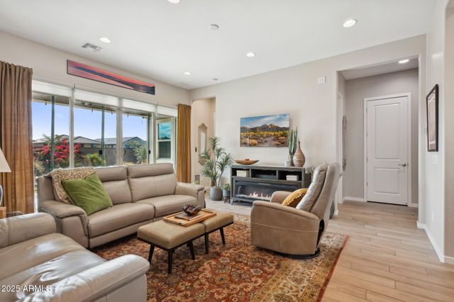 42197 W ROSEWOOD Lane, Maricopa, AZ 85138