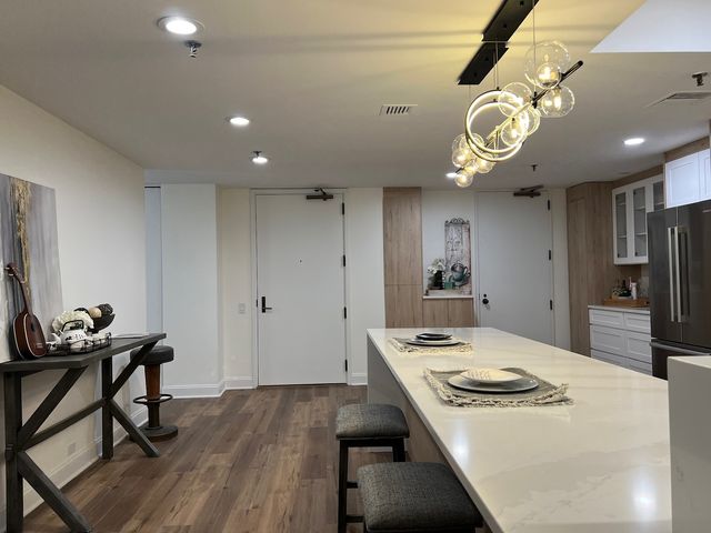 680 N Lake Shore Drive 919, Chicago, IL 60611