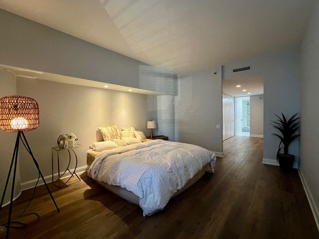 680 N Lake Shore Drive 919, Chicago, IL 60611