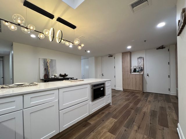 680 N Lake Shore Drive 919, Chicago, IL 60611