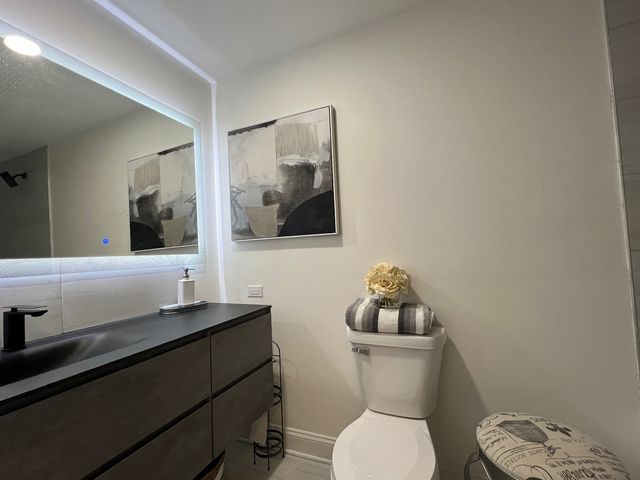 680 N Lake Shore Drive 919, Chicago, IL 60611