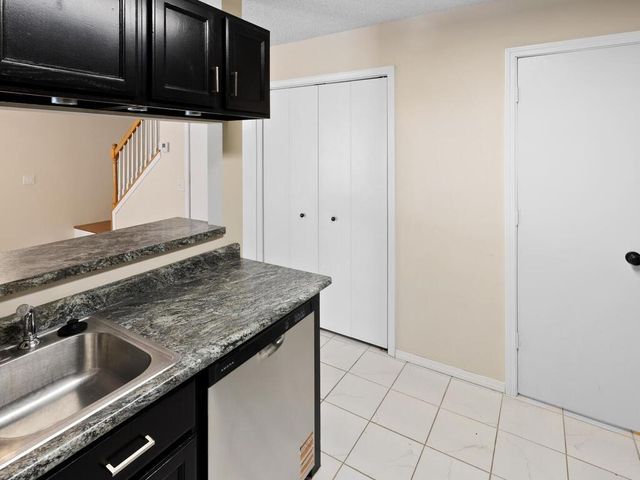 1917 Jan Echo Trail, Eagan, MN 55122