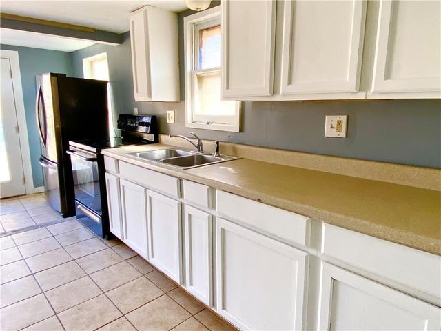 823 S Huttig Avenue, Independence, MO 64053