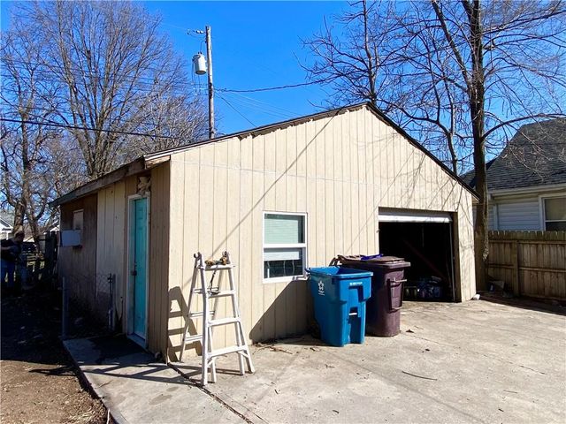 823 S Huttig Avenue, Independence, MO 64053