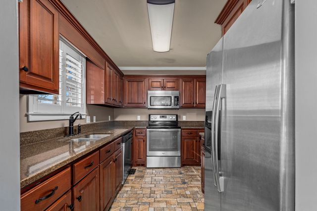610 Westwood Dr, Mcminnville, TN 37110