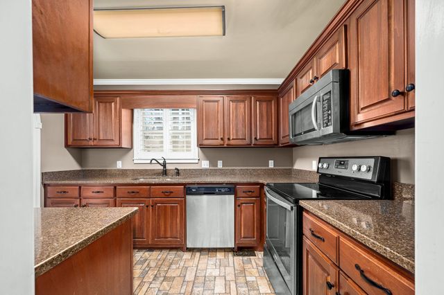 610 Westwood Dr, Mcminnville, TN 37110