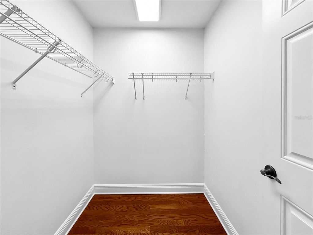 Image 21 of property listing at 254 VALENCIA CIRCLE, St Petersburg, FL 33716