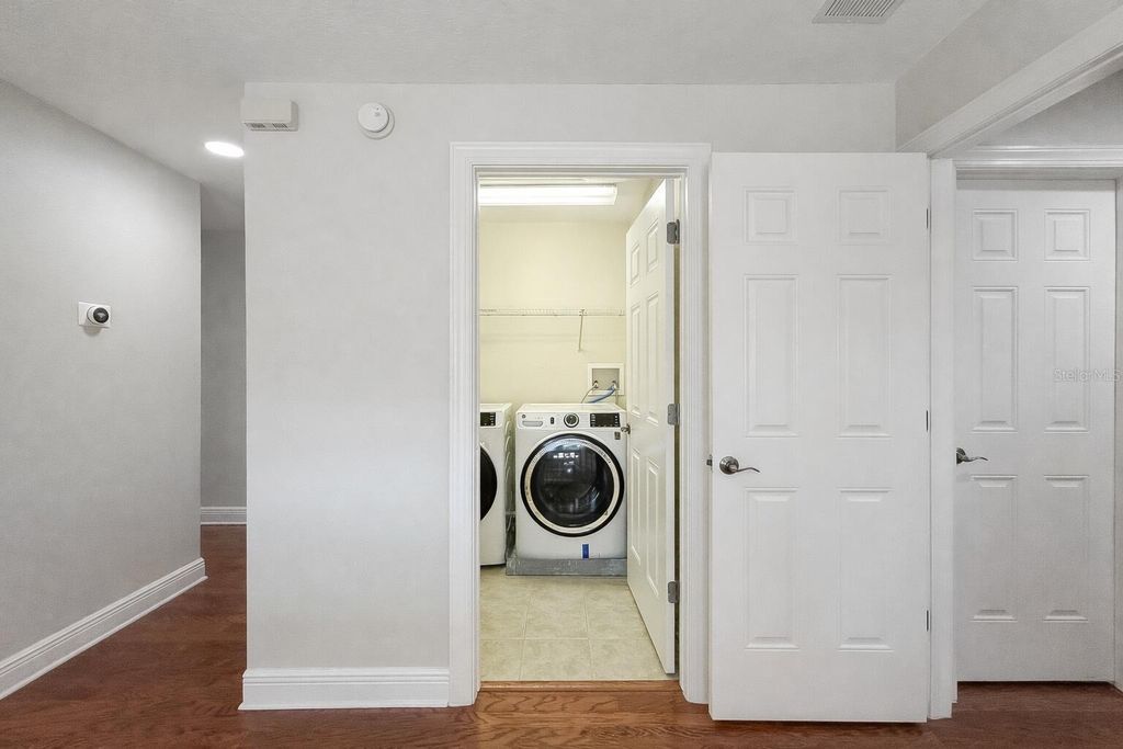 Image 26 of property listing at 254 VALENCIA CIRCLE, St Petersburg, FL 33716