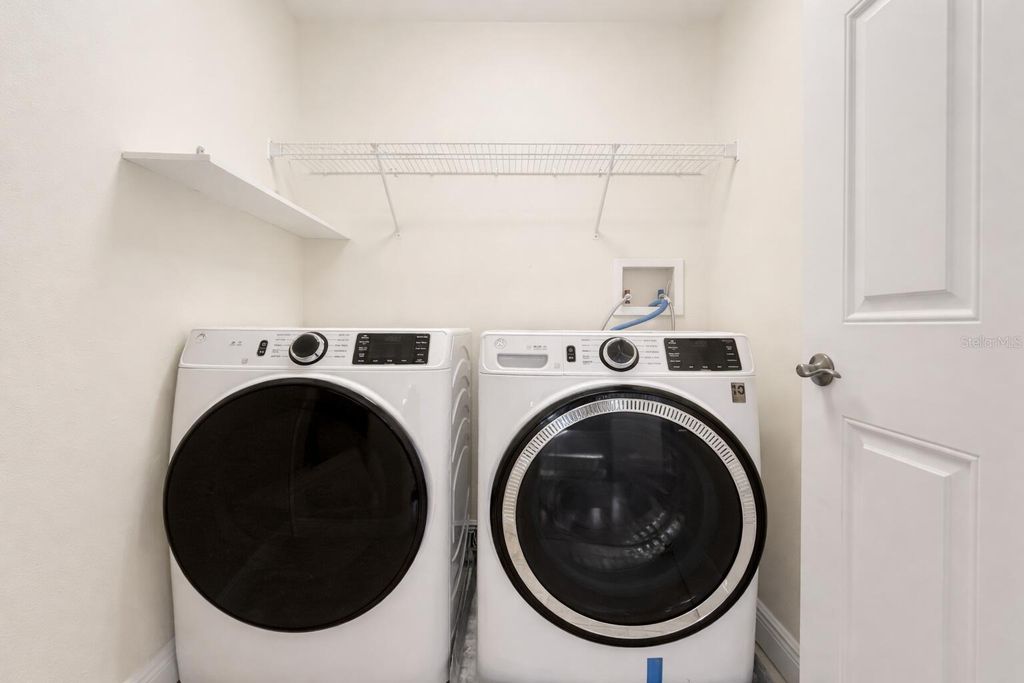 Image 27 of property listing at 254 VALENCIA CIRCLE, St Petersburg, FL 33716