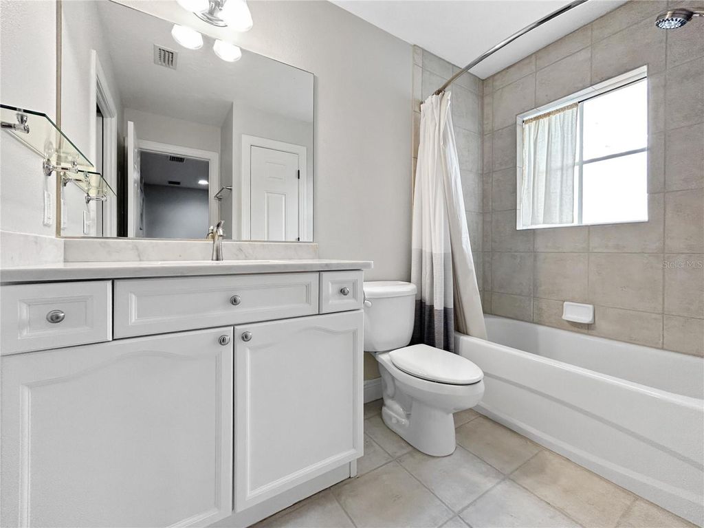 Image 30 of property listing at 254 VALENCIA CIRCLE, St Petersburg, FL 33716