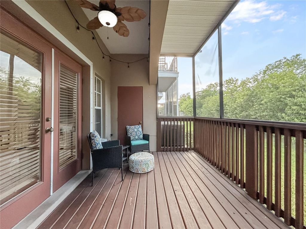 Image 33 of property listing at 254 VALENCIA CIRCLE, St Petersburg, FL 33716