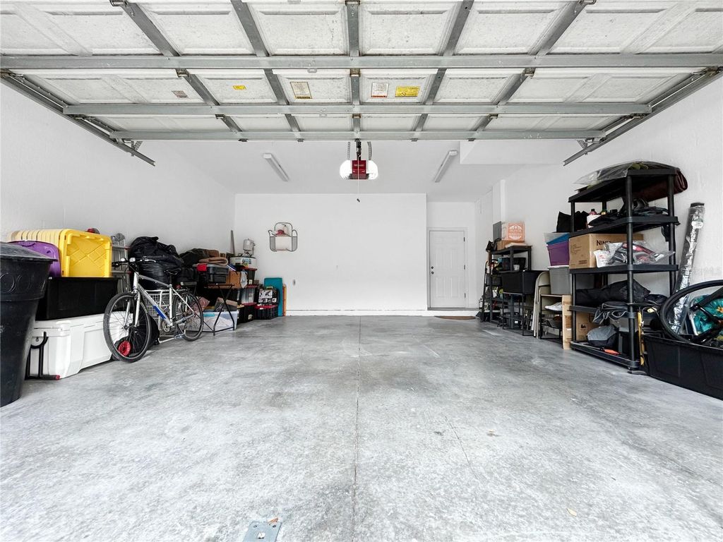 Image 34 of property listing at 254 VALENCIA CIRCLE, St Petersburg, FL 33716