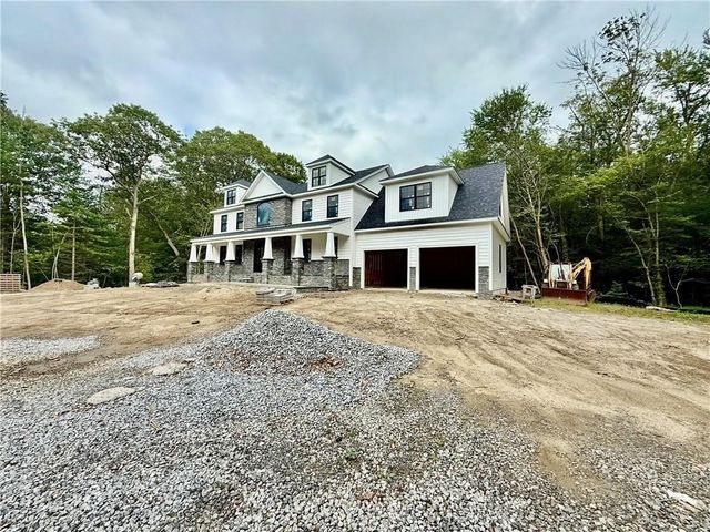 12 Beechwood Dr, Cranston, RI 02921