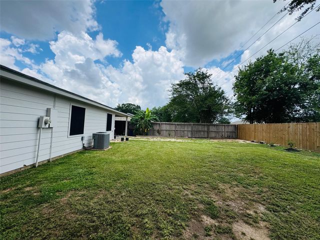24131 Four Sixes Lane, Hockley, TX 77447