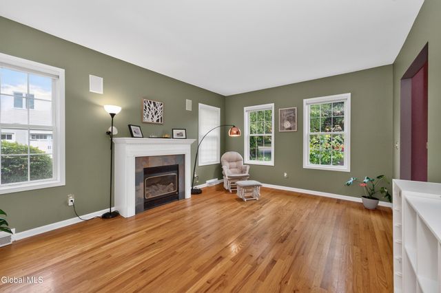 35 Ginger Terrace, Halfmoon, NY 12065