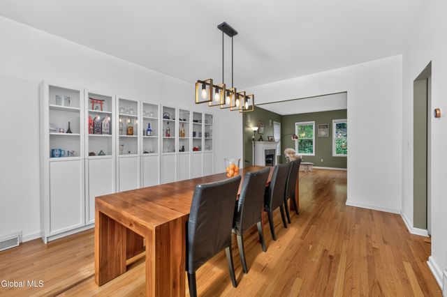 35 Ginger Terrace, Halfmoon, NY 12065