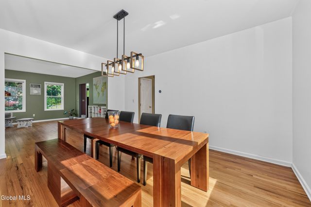 35 Ginger Terrace, Halfmoon, NY 12065