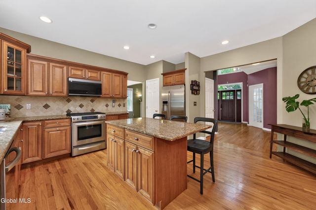 35 Ginger Terrace, Halfmoon, NY 12065