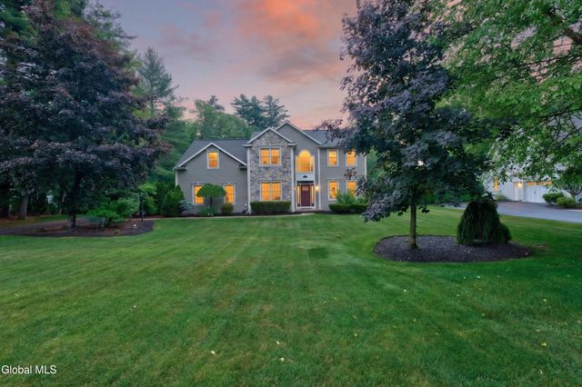 35 Ginger Terrace, Halfmoon, NY 12065