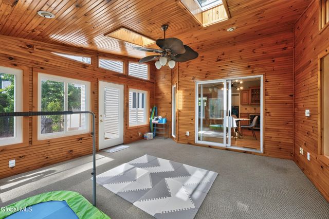 35 Ginger Terrace, Halfmoon, NY 12065
