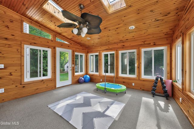 35 Ginger Terrace, Halfmoon, NY 12065