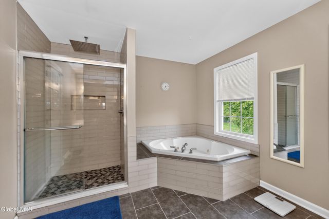 35 Ginger Terrace, Halfmoon, NY 12065