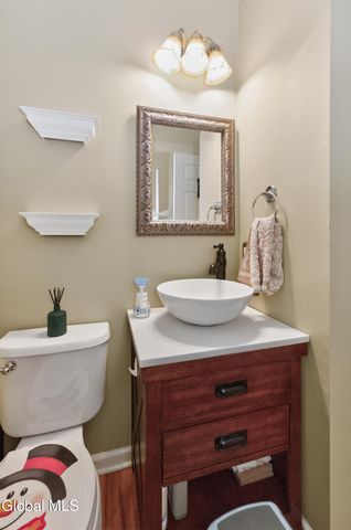 35 Ginger Terrace, Halfmoon, NY 12065