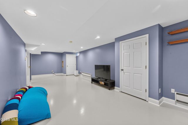 35 Ginger Terrace, Halfmoon, NY 12065