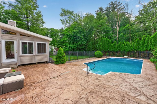 35 Ginger Terrace, Halfmoon, NY 12065