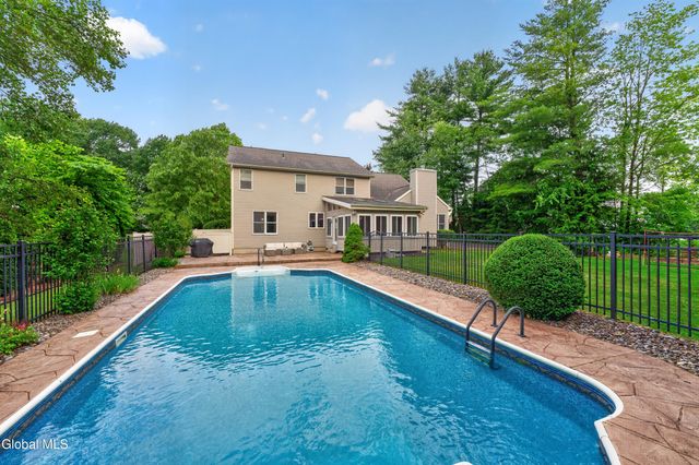 35 Ginger Terrace, Halfmoon, NY 12065