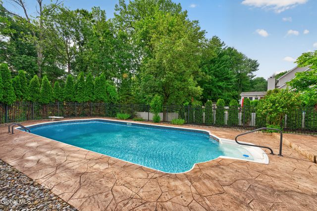 35 Ginger Terrace, Halfmoon, NY 12065
