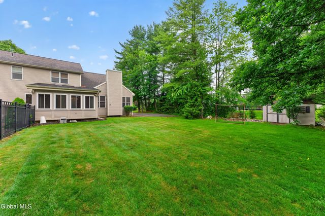 35 Ginger Terrace, Halfmoon, NY 12065
