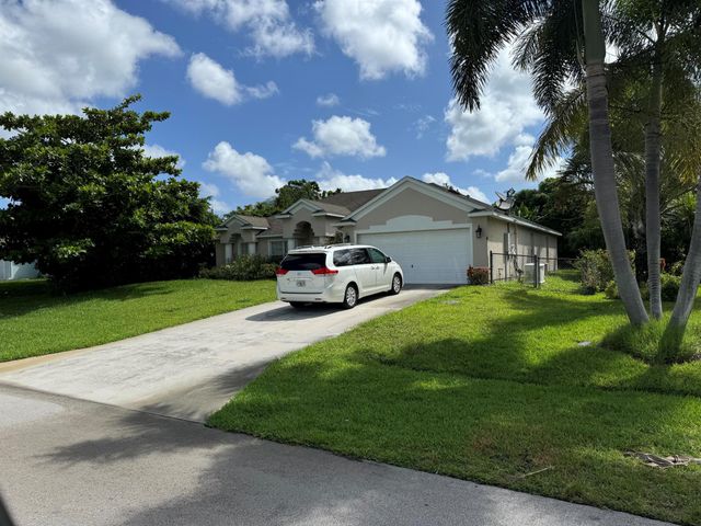 2419 SW Sansom Lane, Port St Lucie, FL 34953